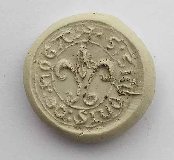 RARE 13TH / 14TH Century Medievel Fleur-De-Lis and intaglio Letter Seal