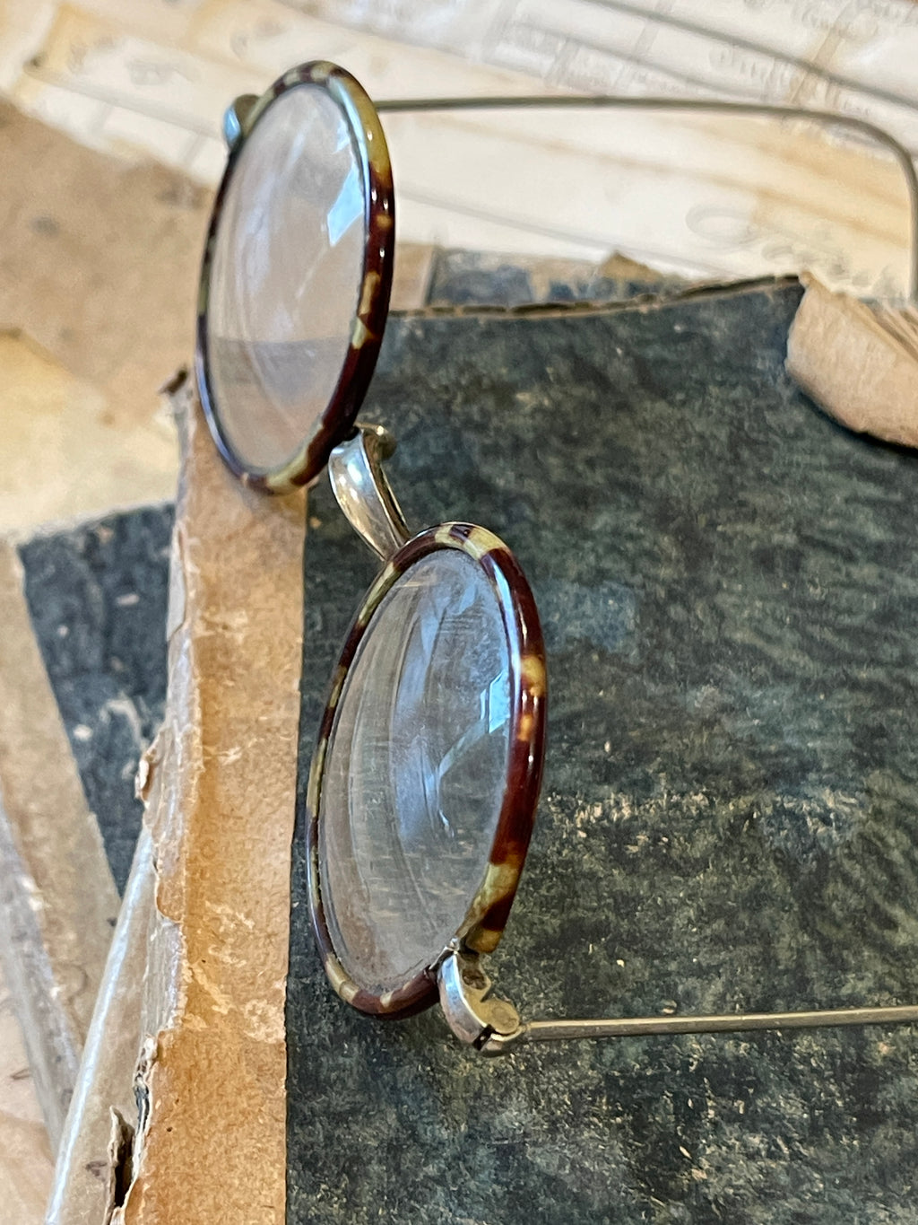 Antique Optical Items – Monahan Papers