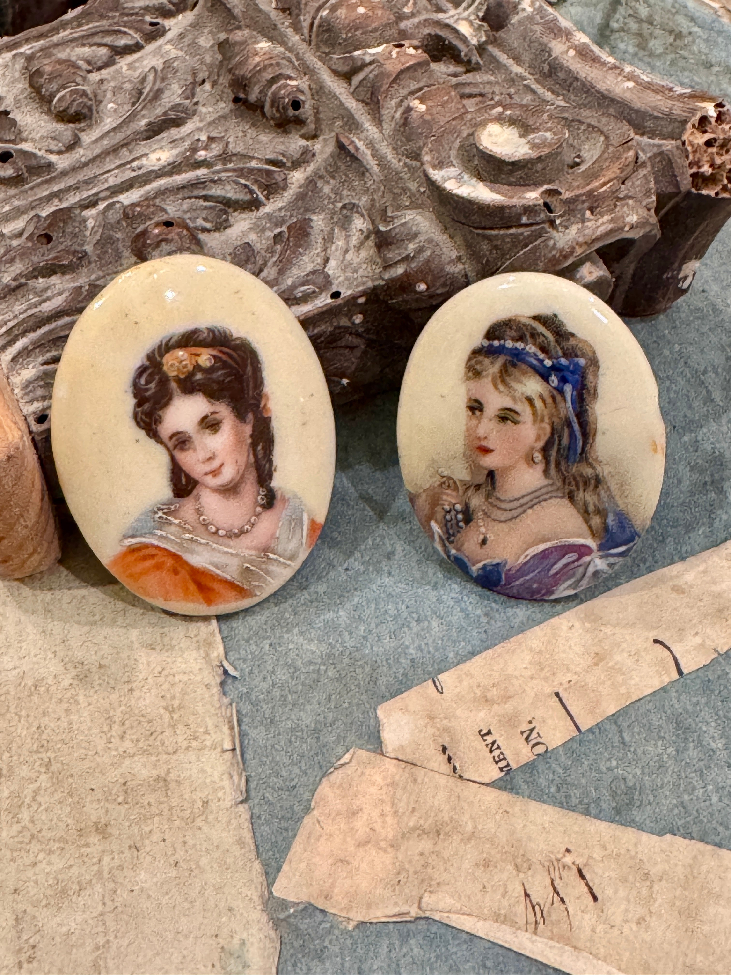 Antique Hand Painted Carbochon Limoges Medallions