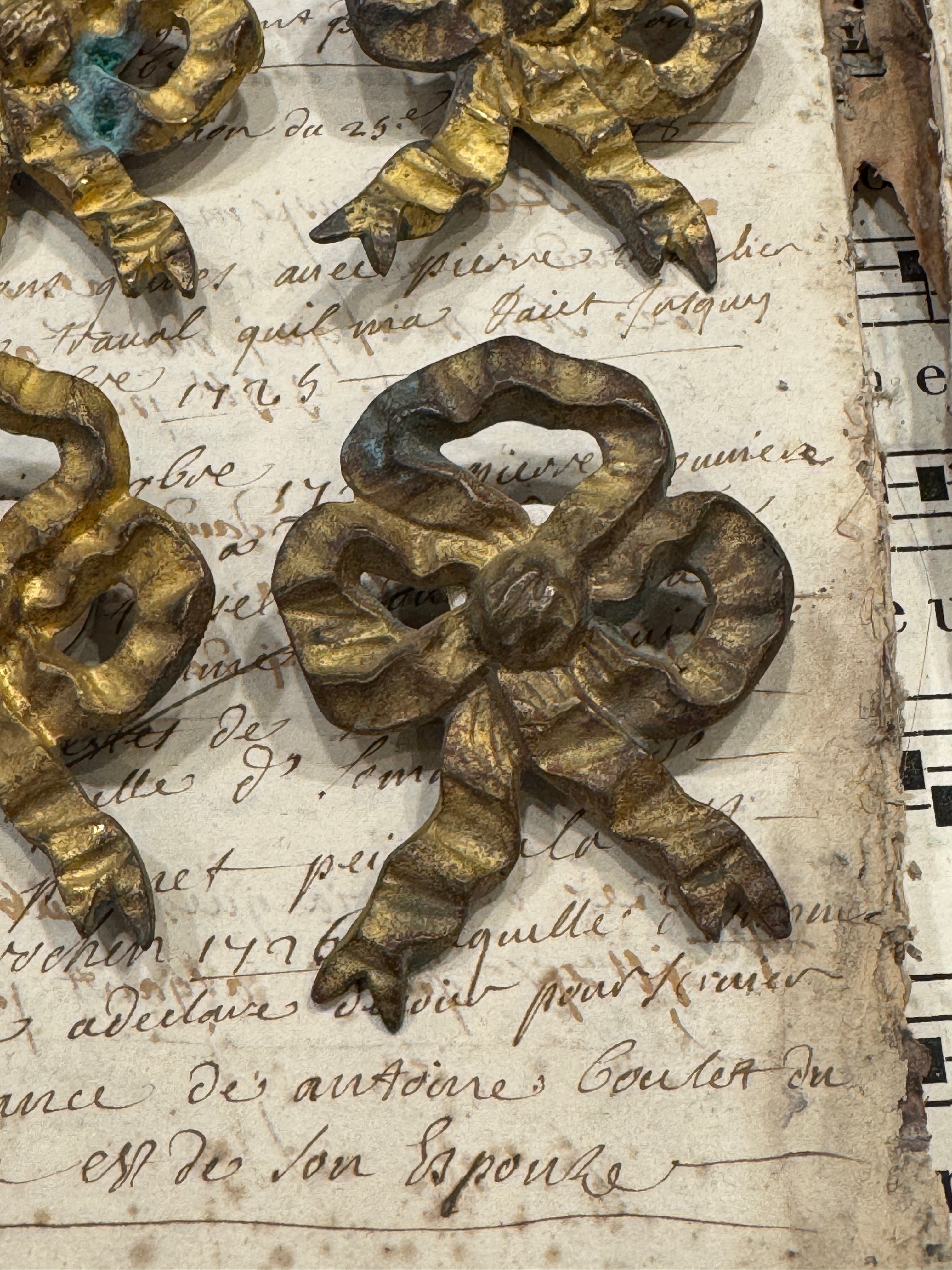 Antique French Picture Hook Covers - Cache Clous Bows - H5