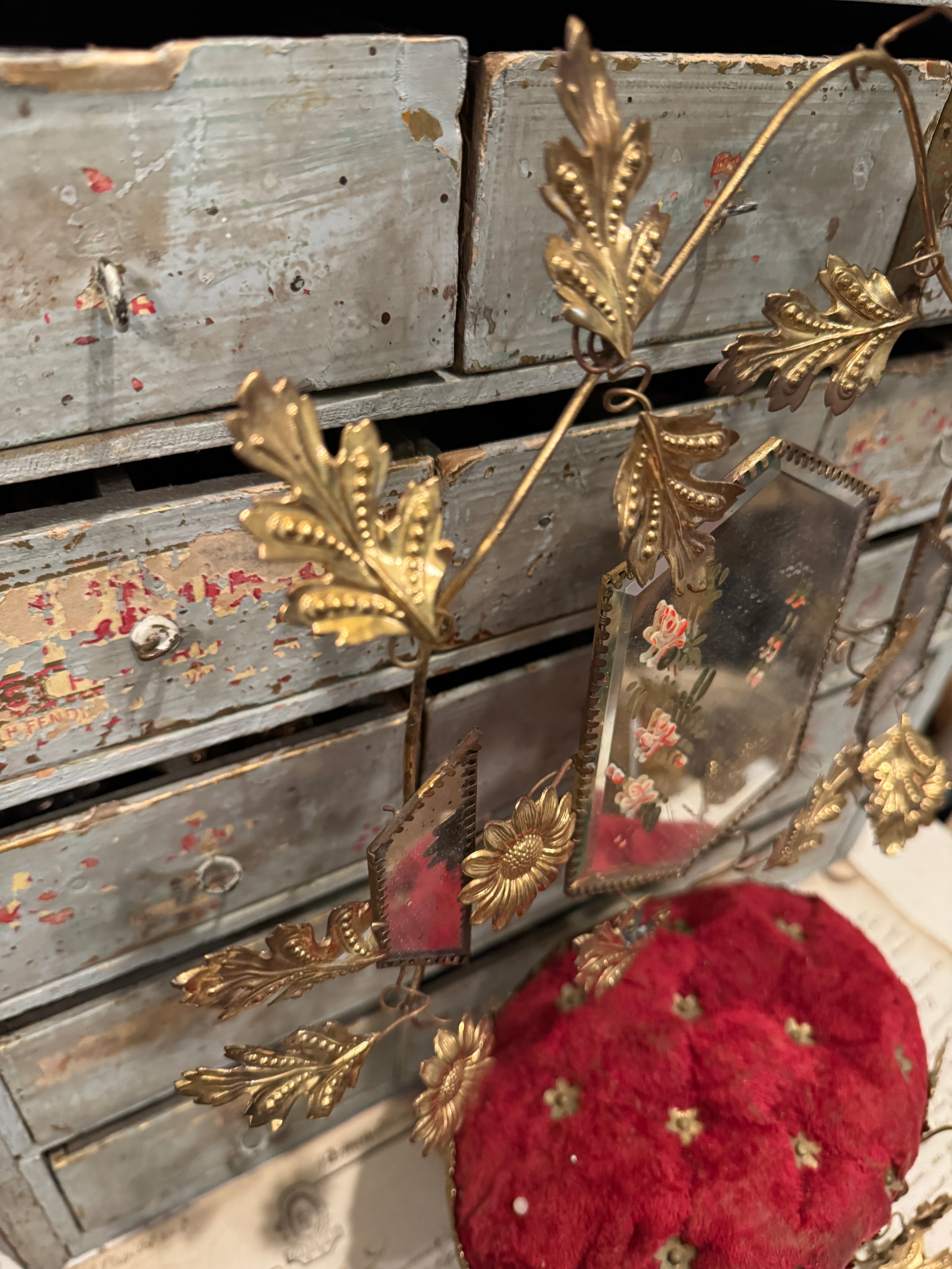 Antique French 1800s Globe De Mariee' Wedding Stand With Red Cushion