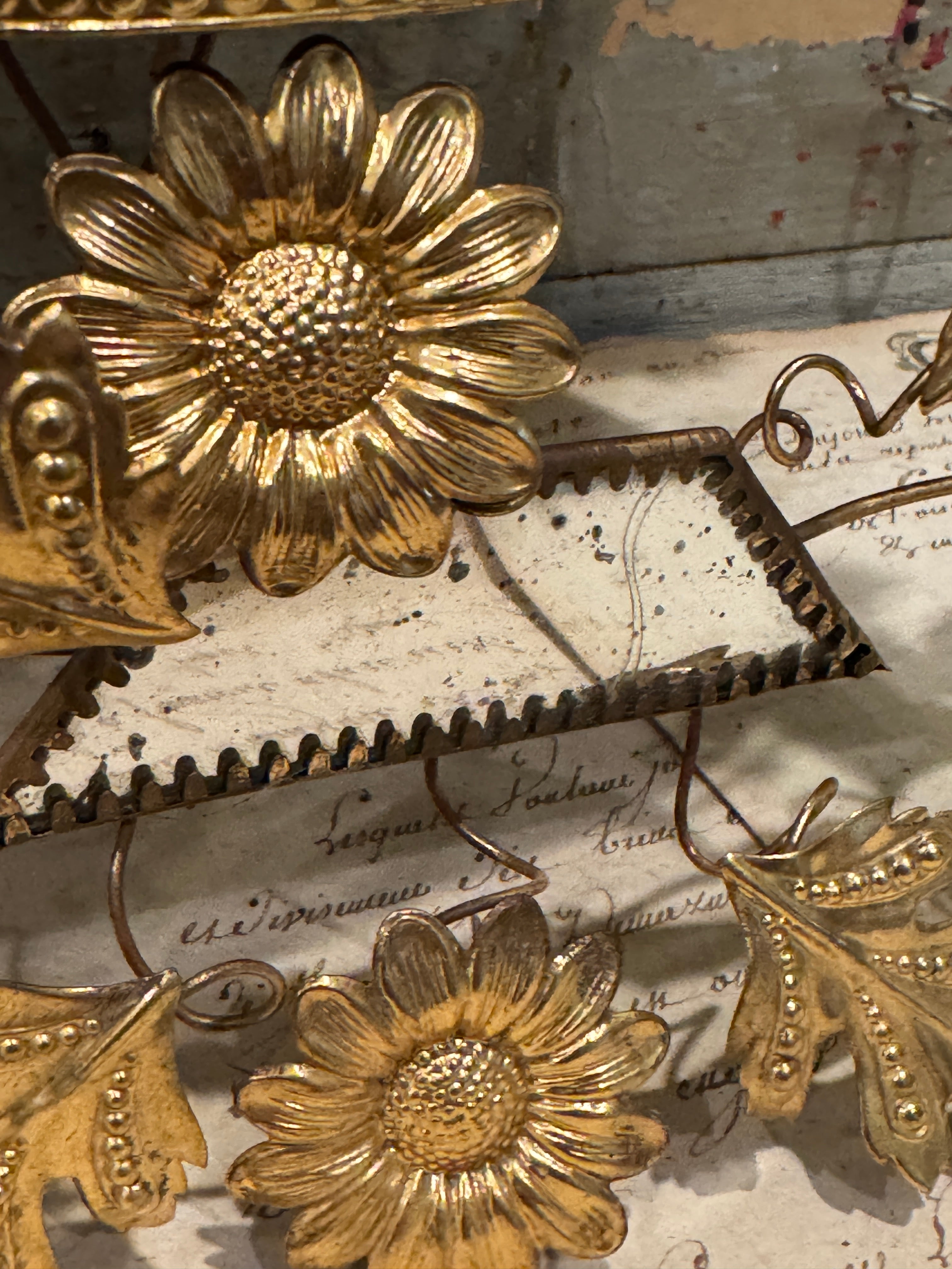 Antique French 1800s Globe De Mariee' Wedding Stand With Red Cushion