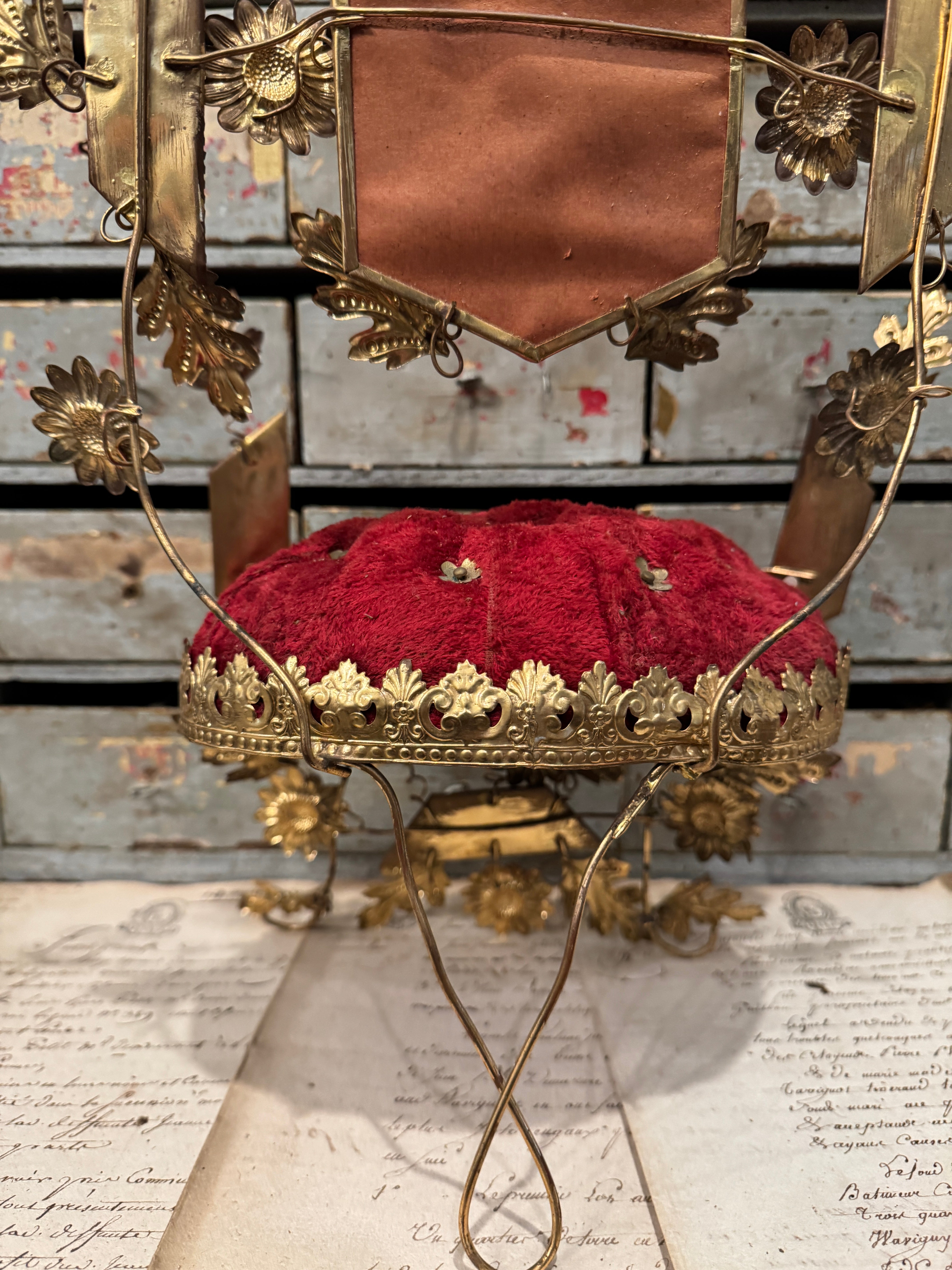 Antique French 1800s Globe De Mariee' Wedding Stand With Red Cushion