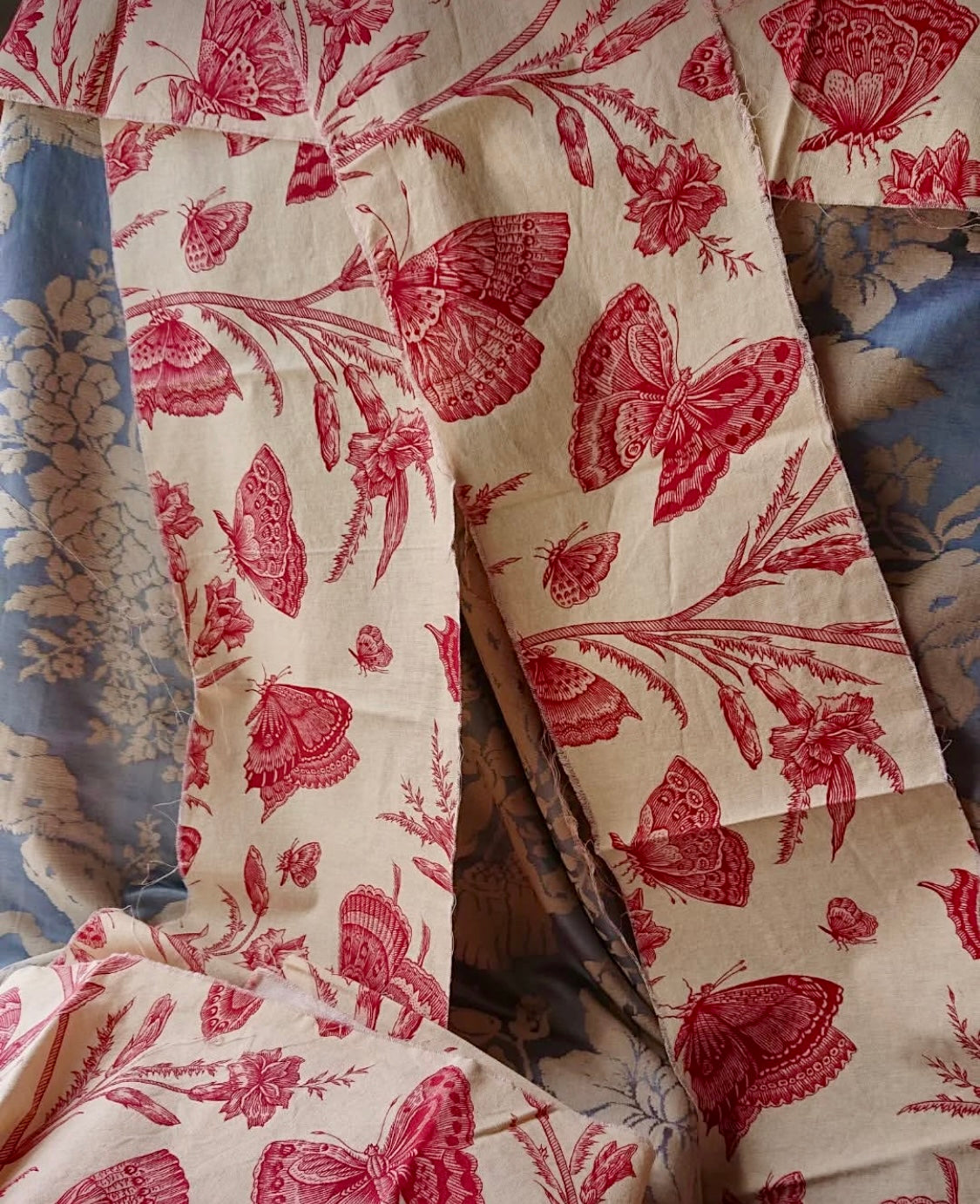 Beautiful Vintage French Cotton Butterflies Toile *
