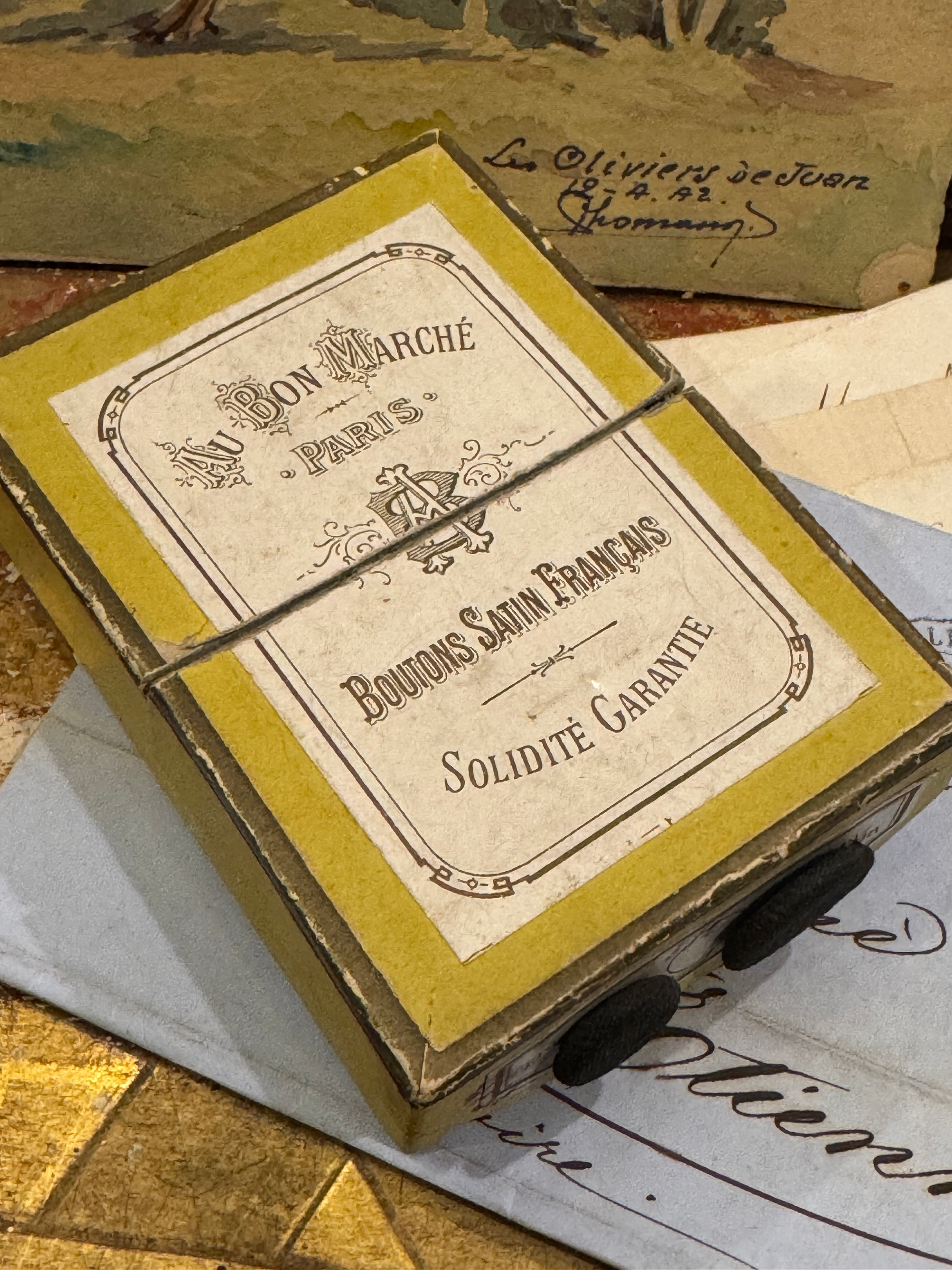 Rare Au Bon Marche Button Box