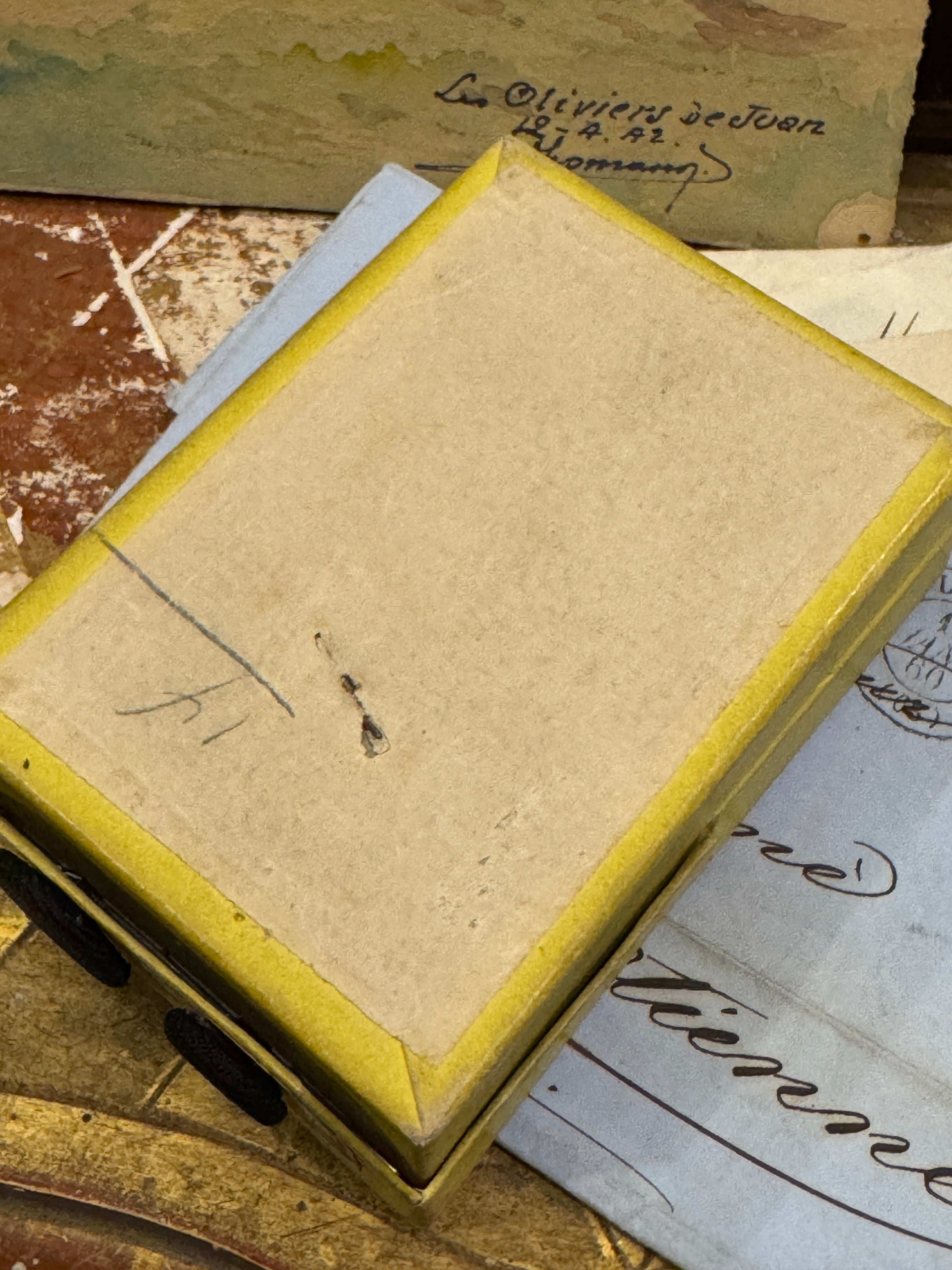 Rare Au Bon Marche Button Box