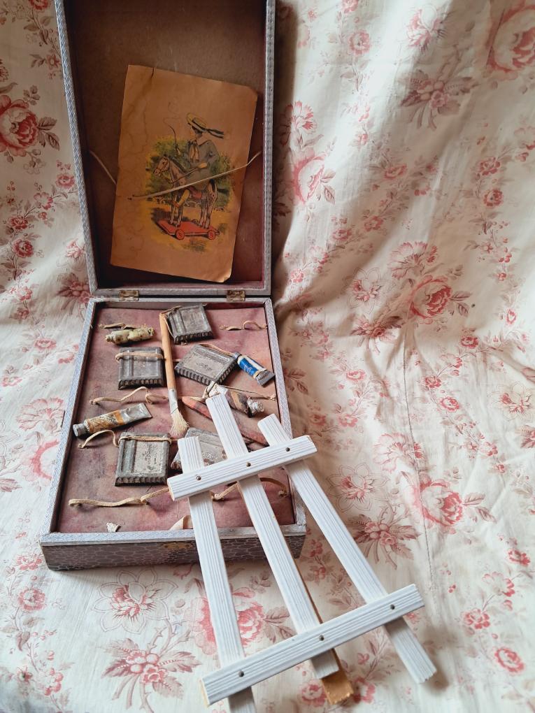 Vintage French PEINTURE Paint Box Set
