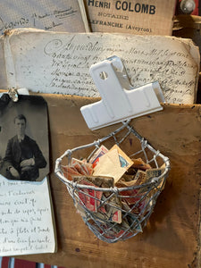 Chicken Wire Wall Basket and Clip