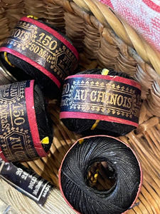 Haberdashery collection of Black Linen AU CHINOIS thread