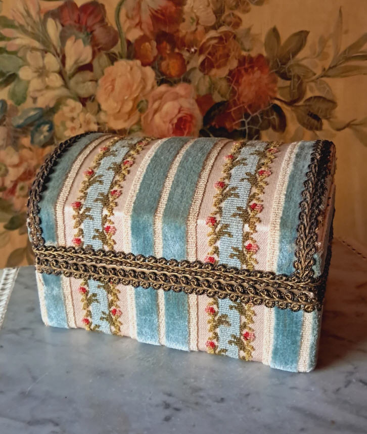 Vintage French Dome-Top Boudoir Box
