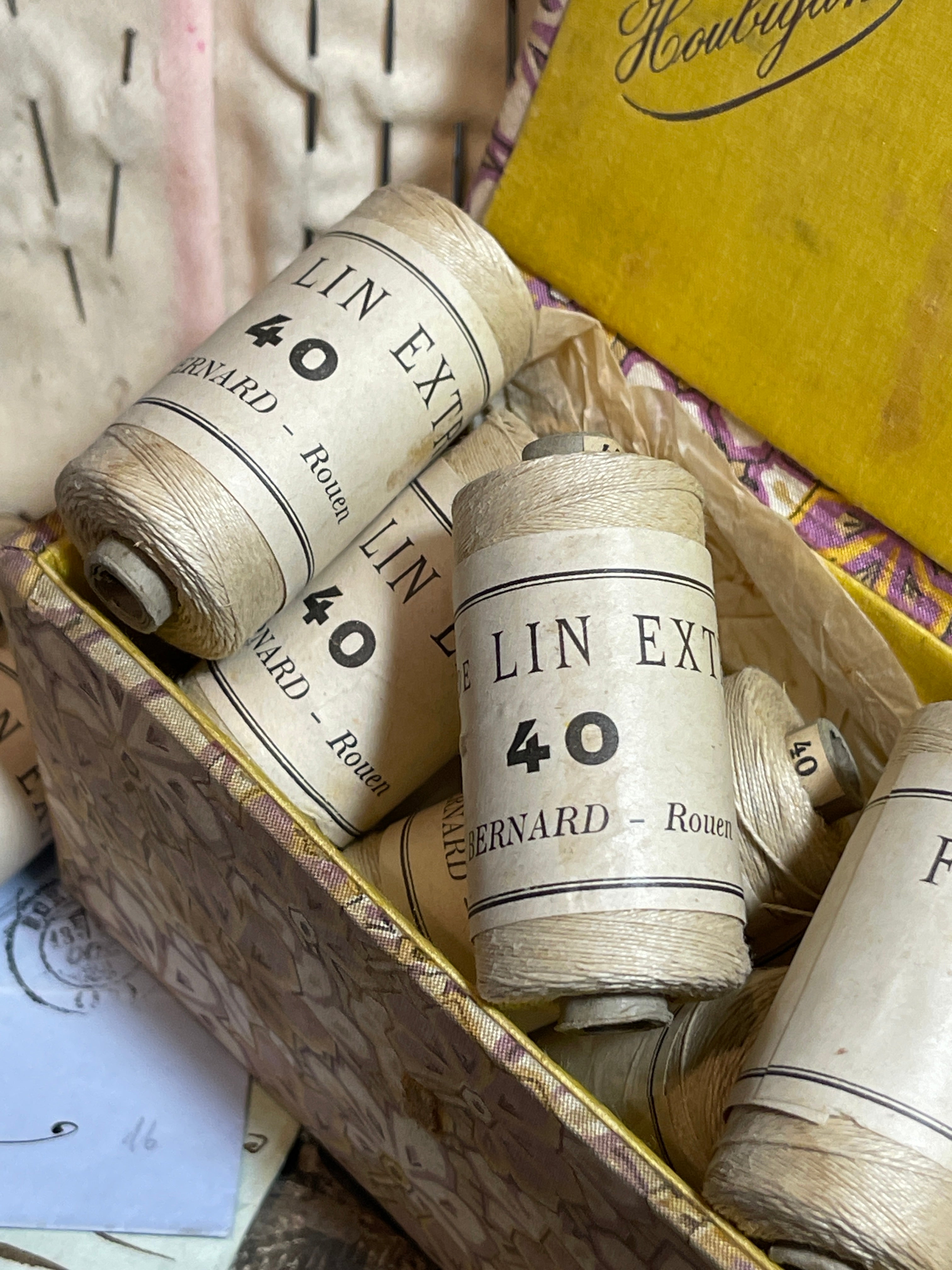 Haberdashery collection of Ecru Fil De Lin Thread