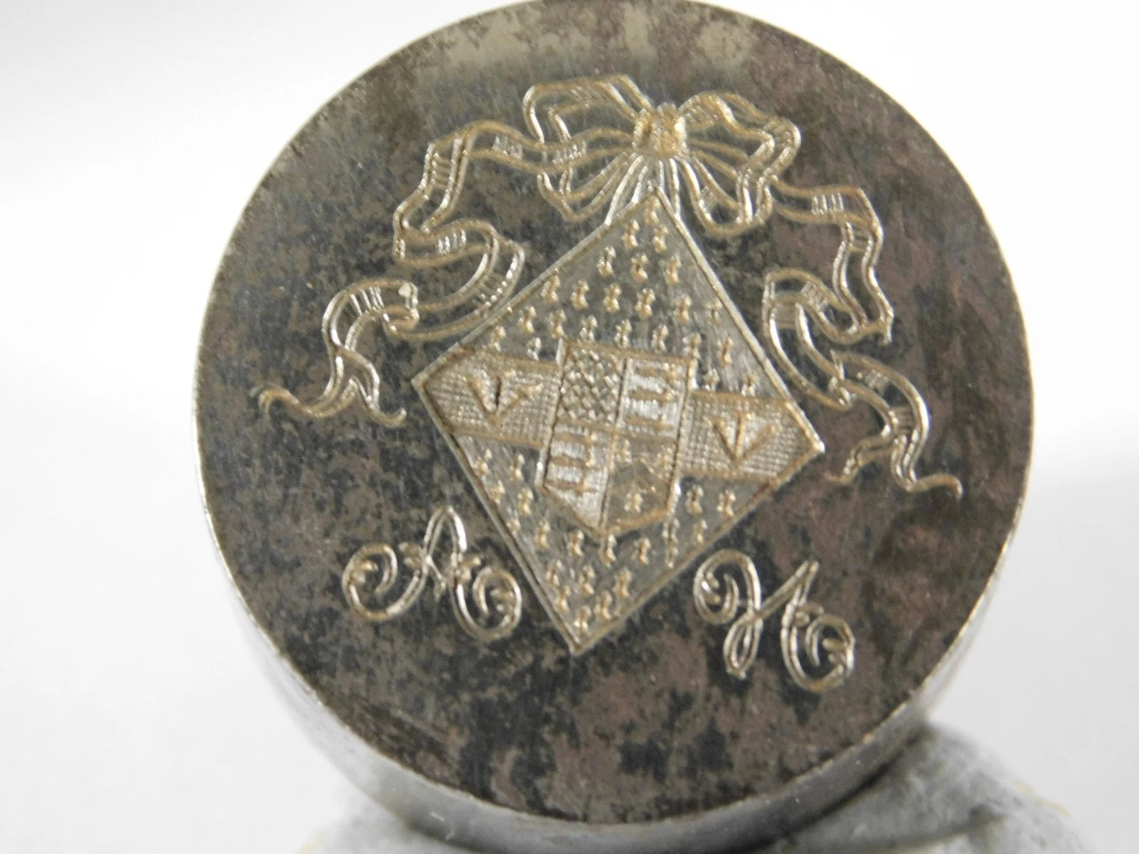 Antique Heraldic Coat of Arms Intaglio Wax Seal in Treen Box