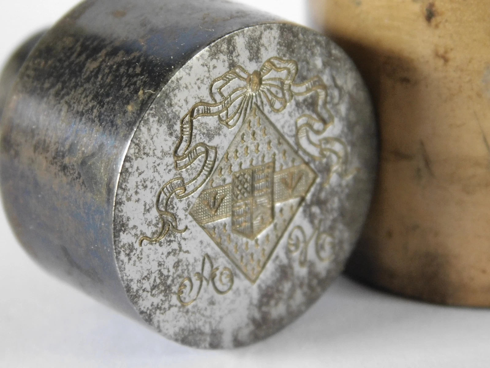 Antique Heraldic Coat of Arms Intaglio Wax Seal in Treen Box