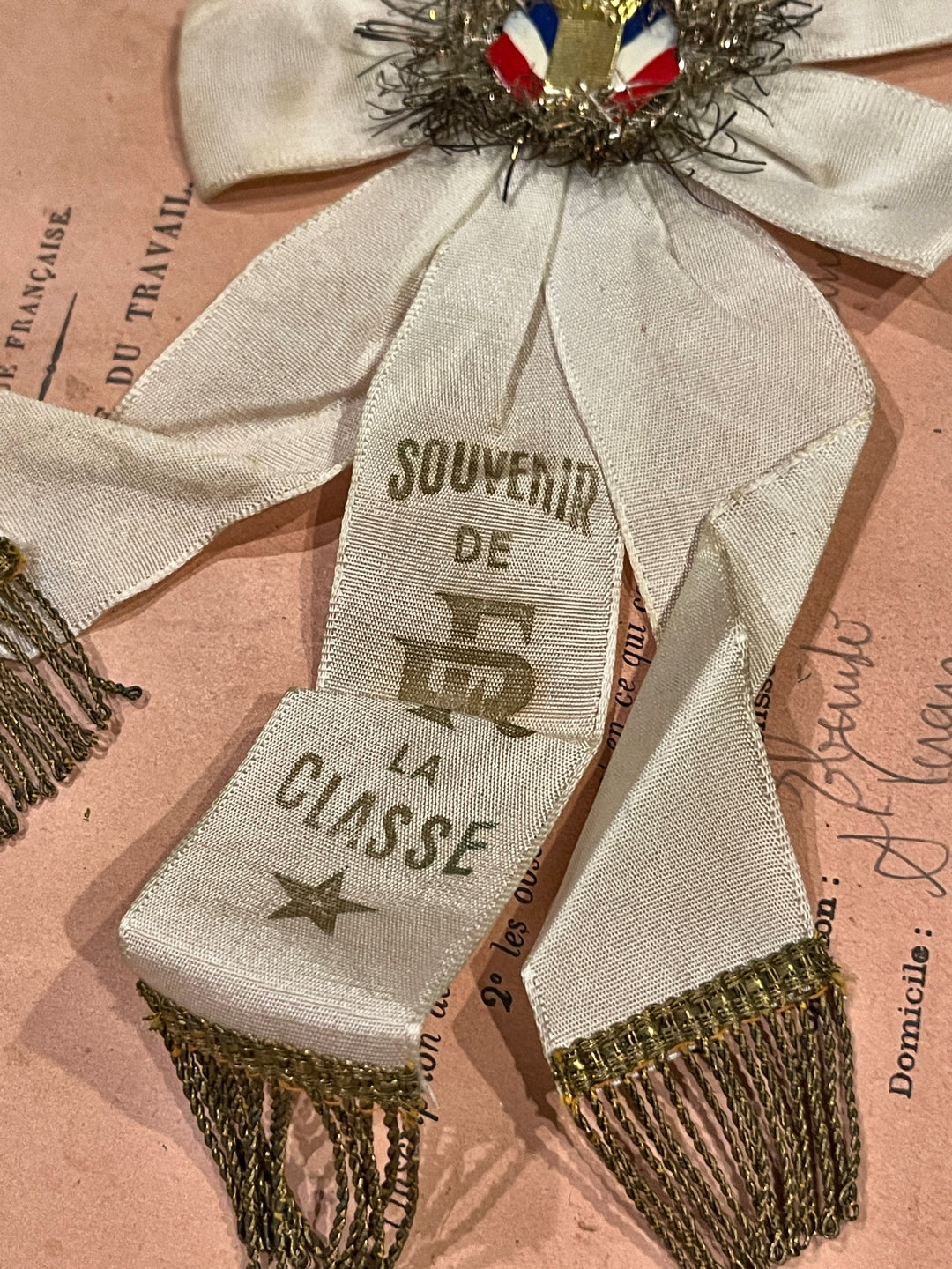 BEAUTIFUL White "FR" with Tinsel Trim Conscrit