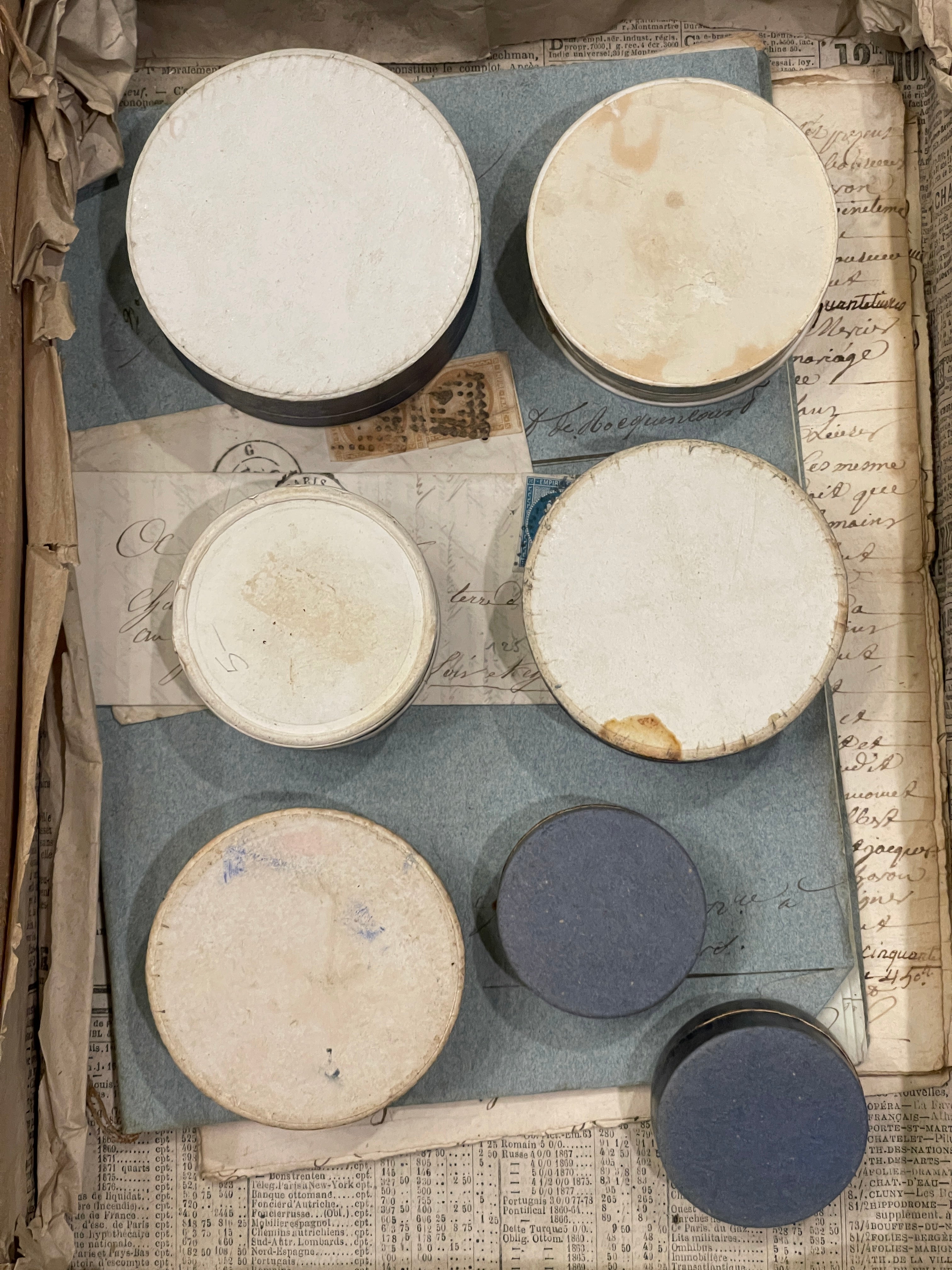 Antique (early 1900s) French Pharmacy or Apothecary Pill or Medicine Box