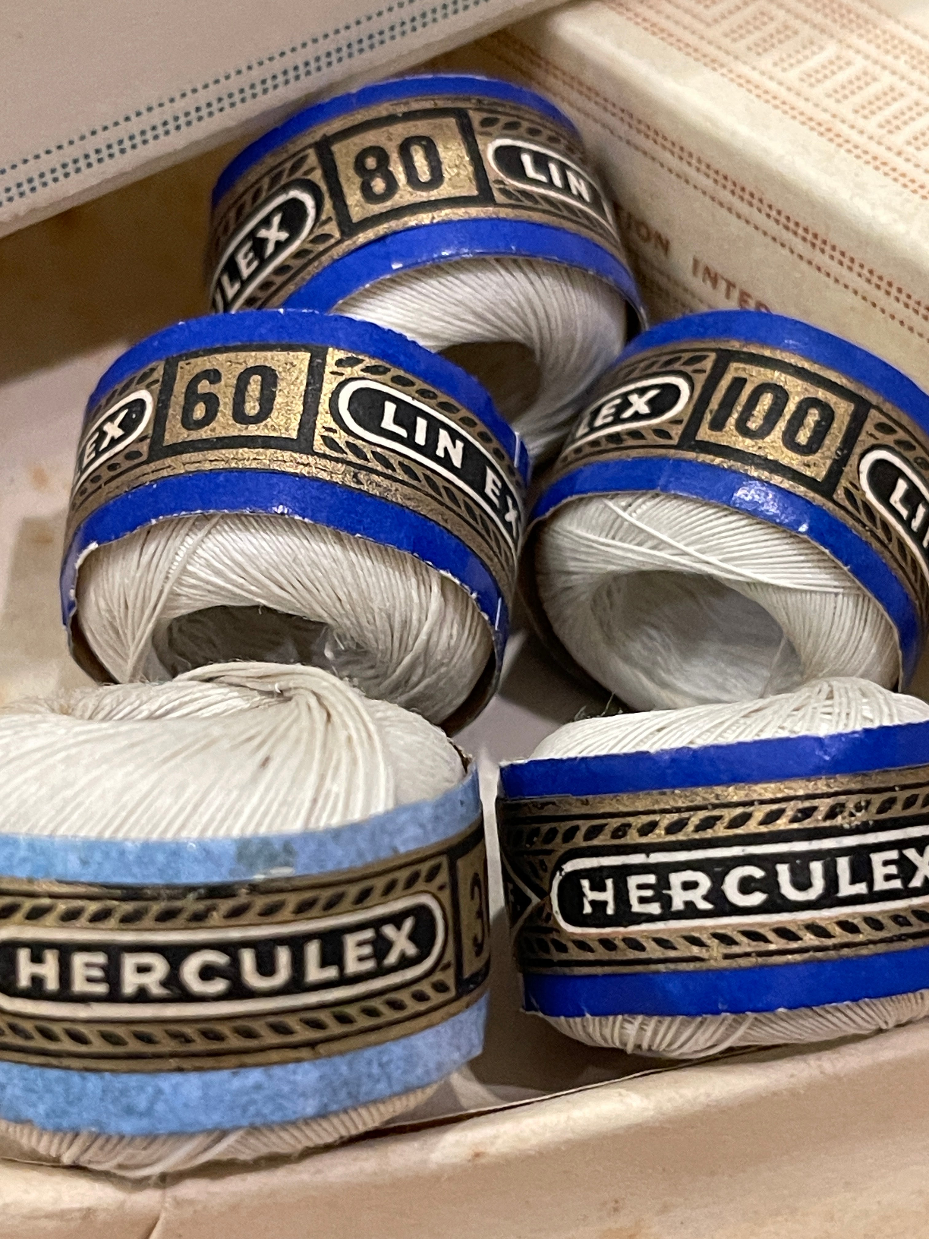 Haberdashery collection of Creamy White Linen HERCULEX LIN EXTRA thread