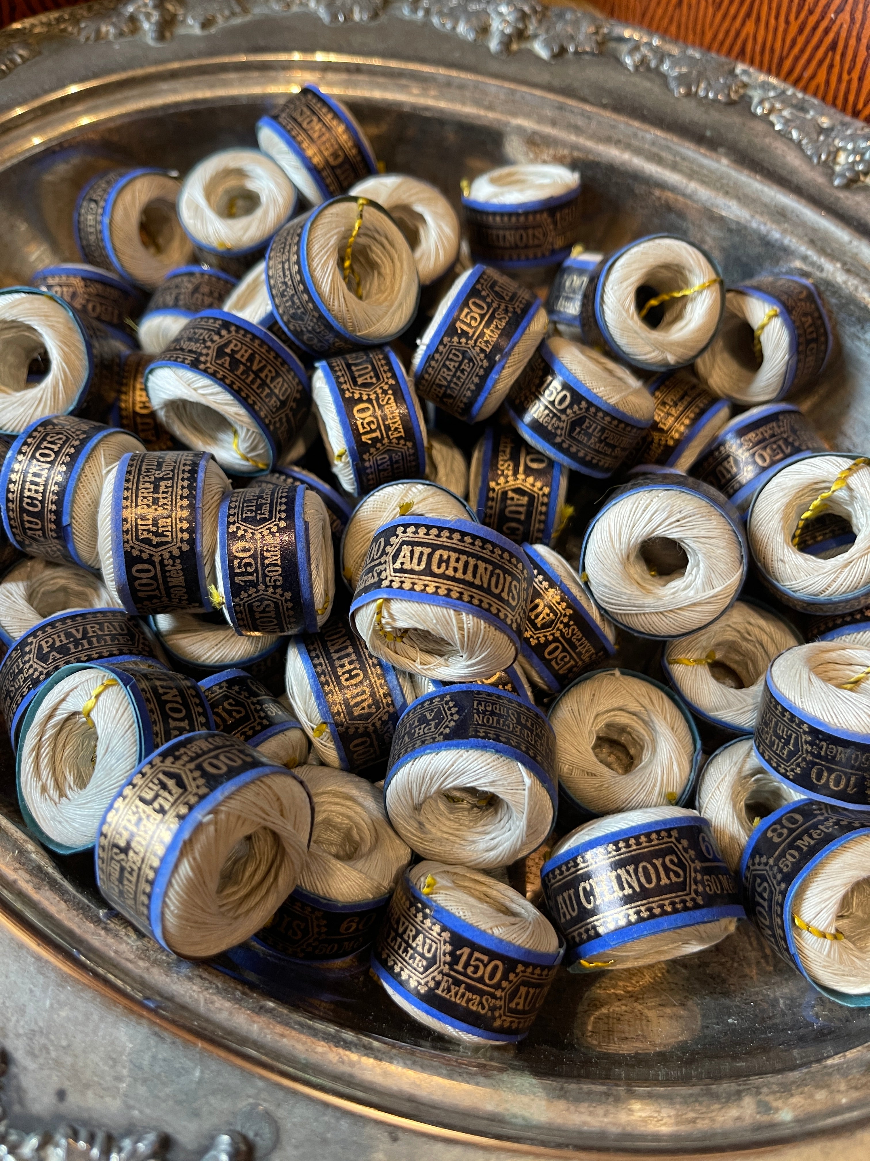 Haberdashery collection of Creamy White Linen AU CHINOIS thread
