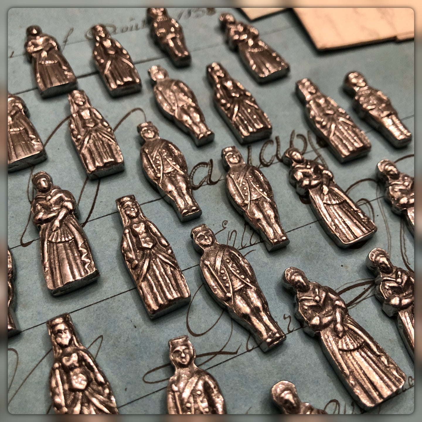 MP EXCLUSIVE Pewter Feve's