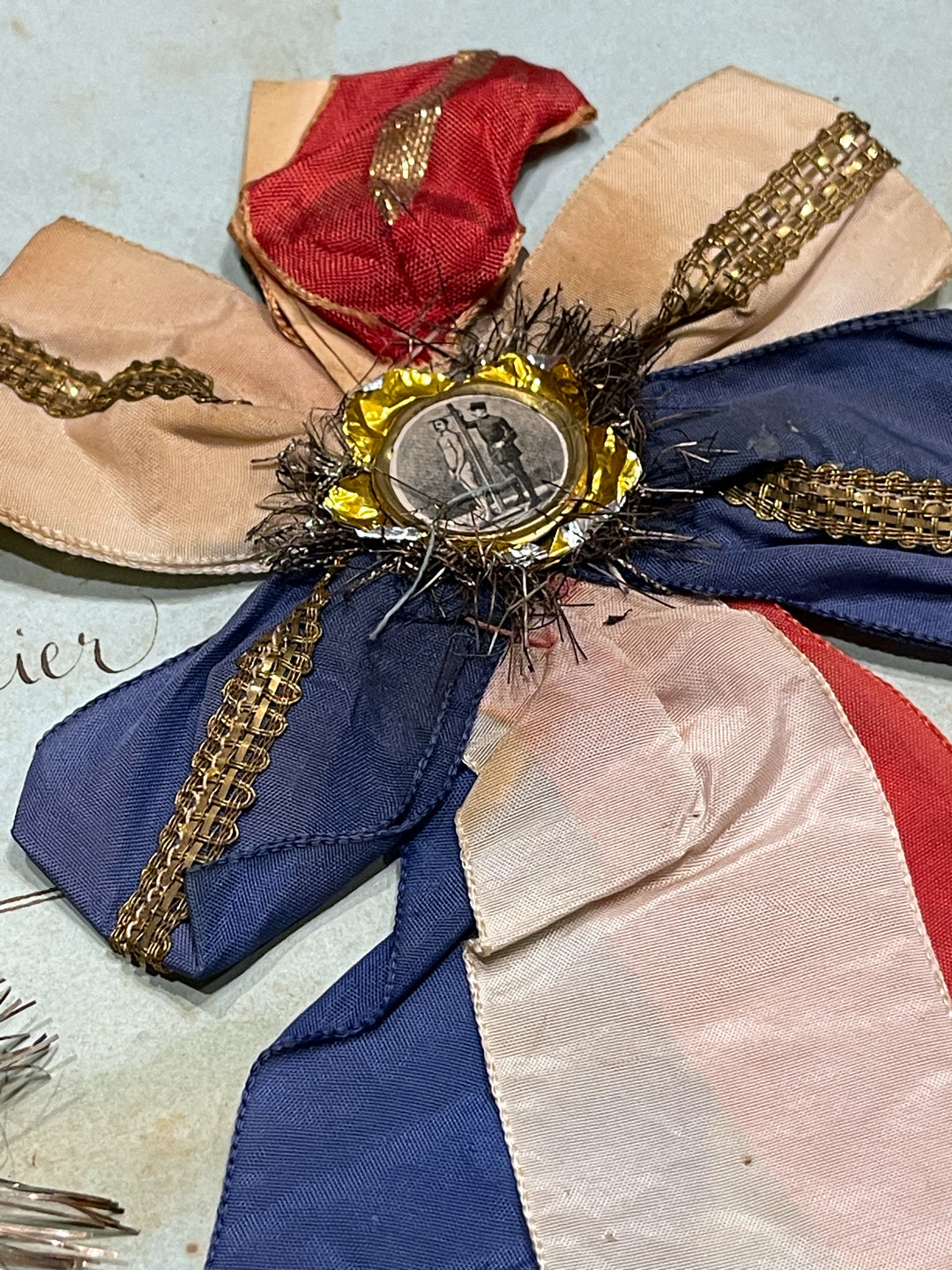 Conscrit with silver and gold center