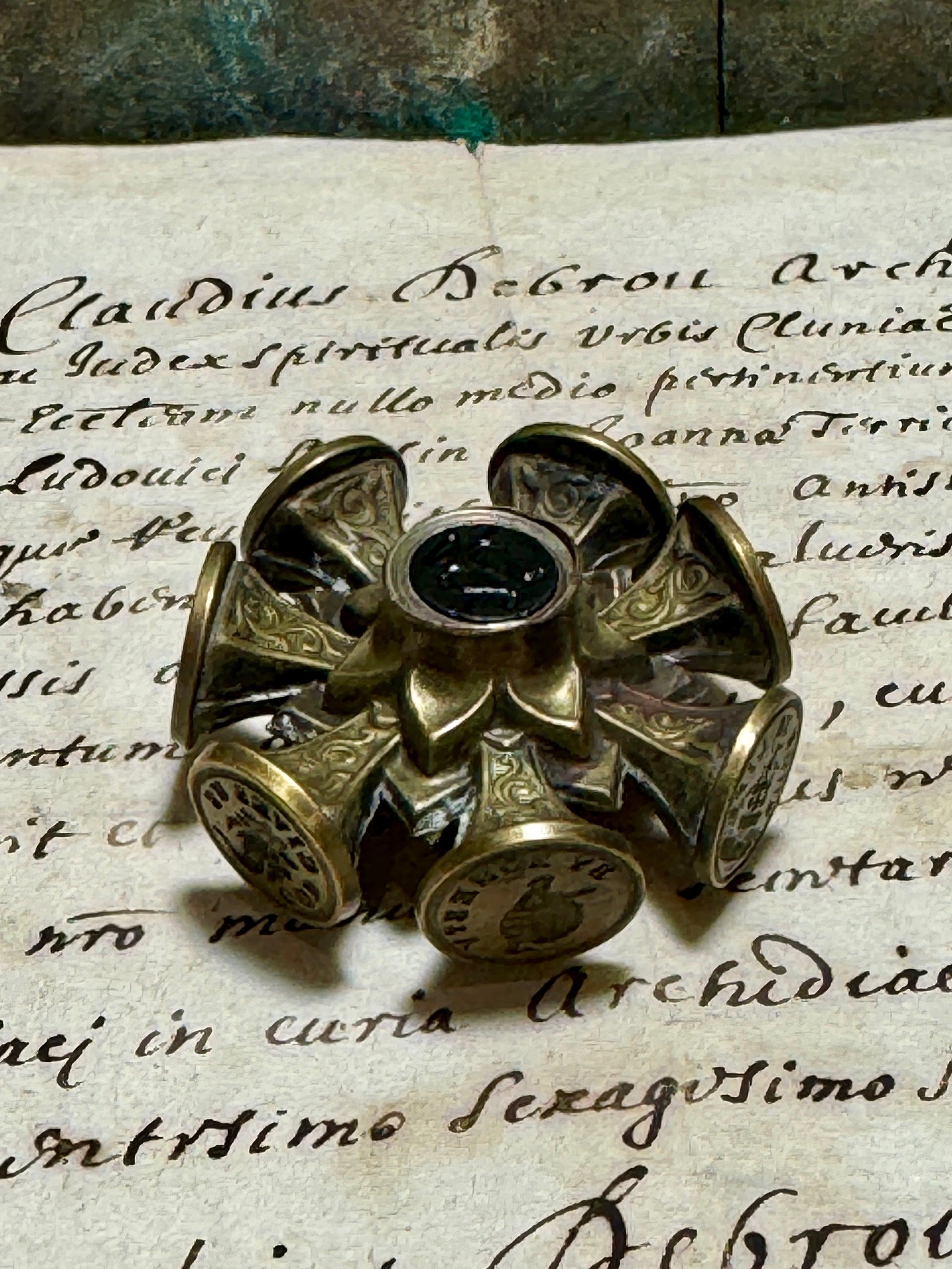 Victorian 9 Seal Motto Spinner Wheel