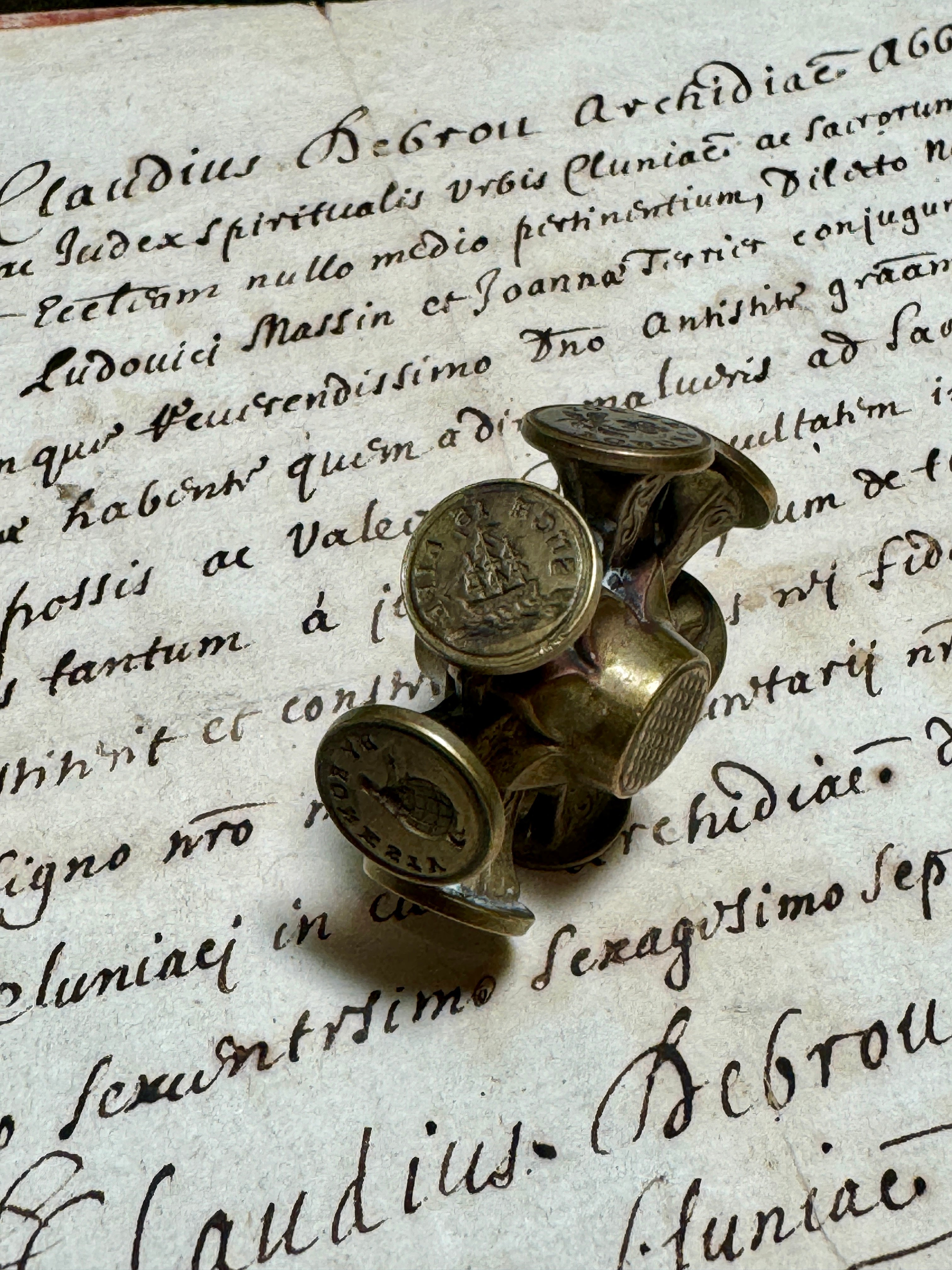 Victorian 9 Seal Motto Spinner Wheel