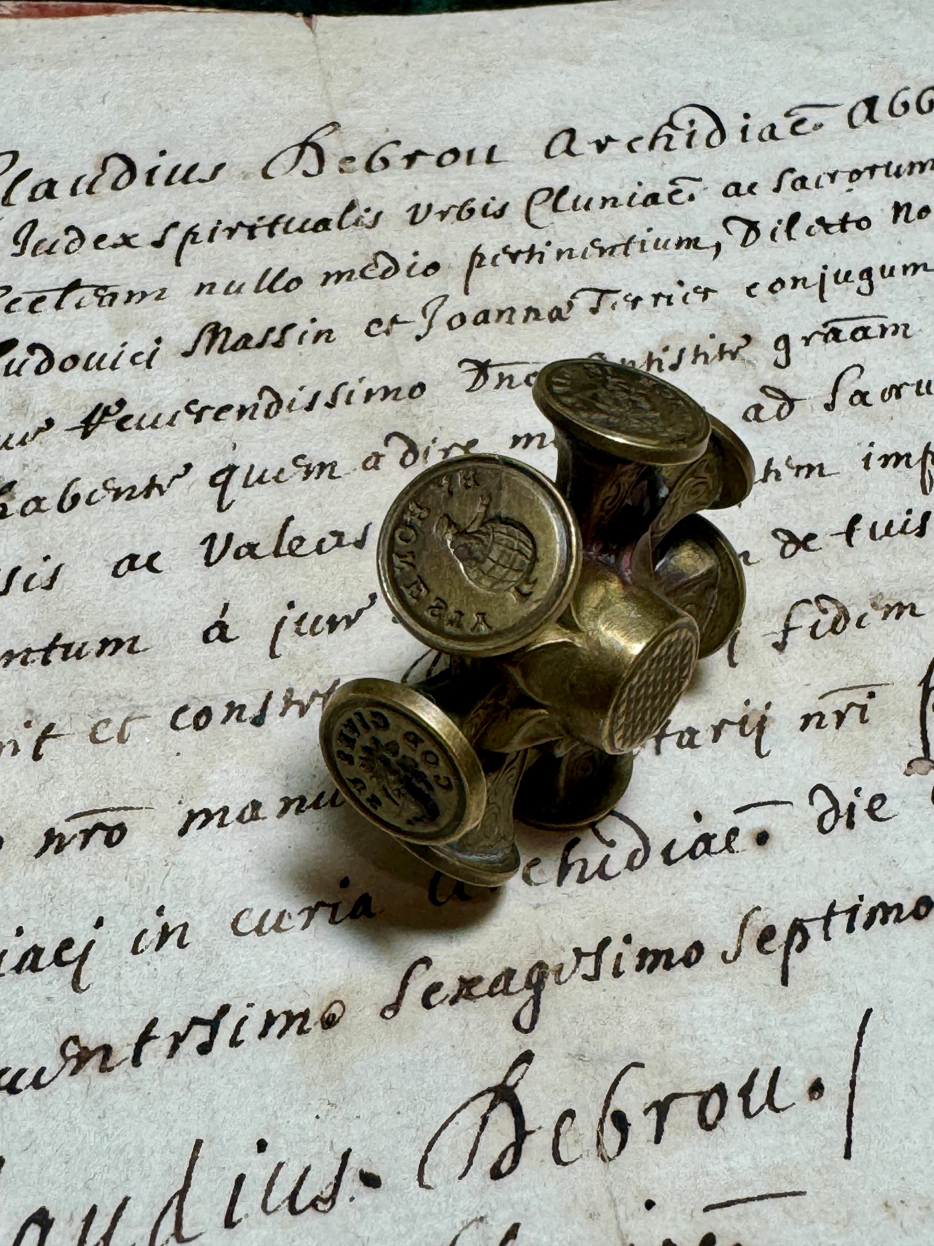 Victorian 9 Seal Motto Spinner Wheel