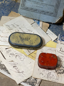 Antique Gramophone Needle tins WITH Needles