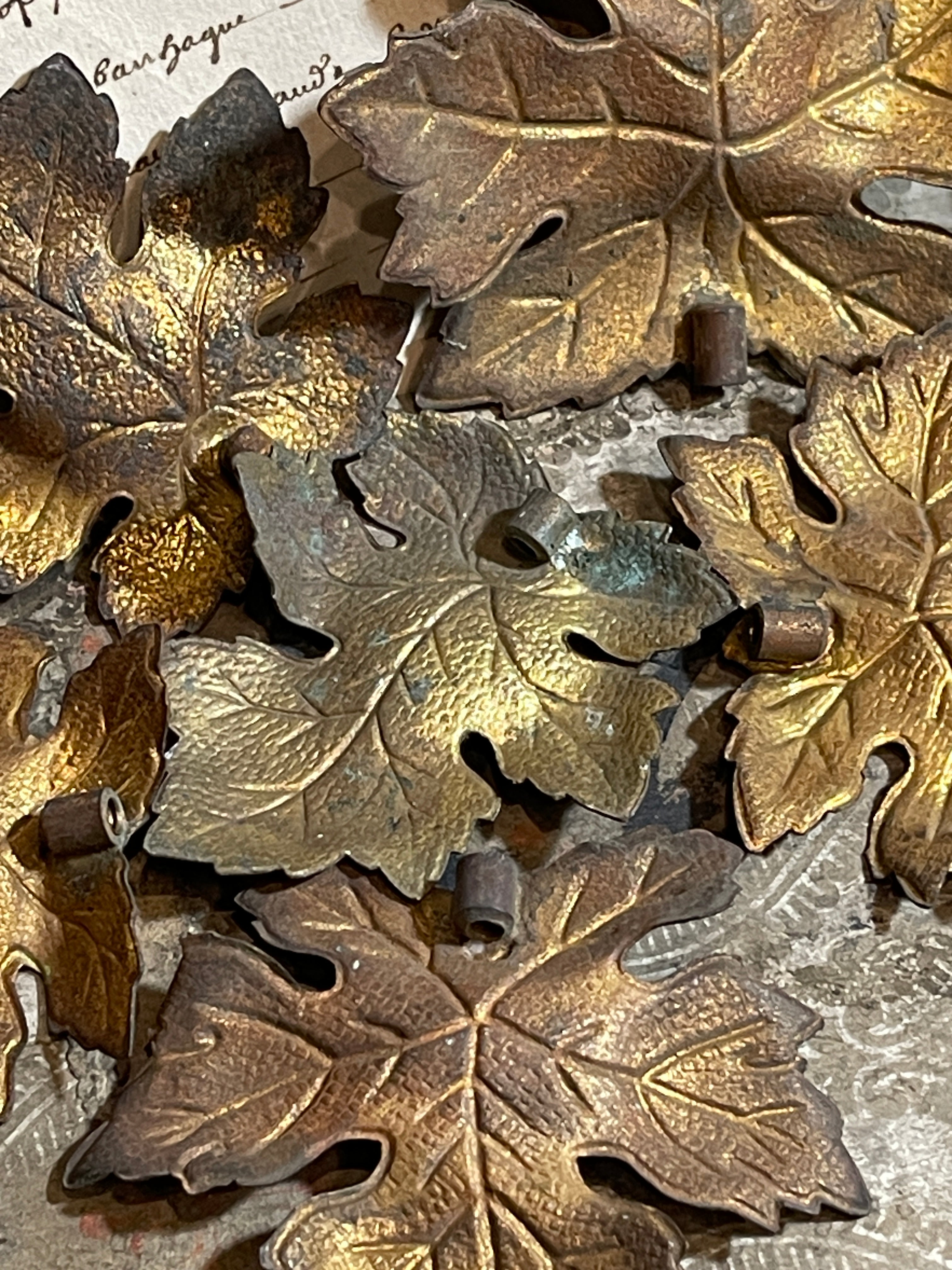 Exquisite 19th century French Gilt Ormolu leaves - Set of 7