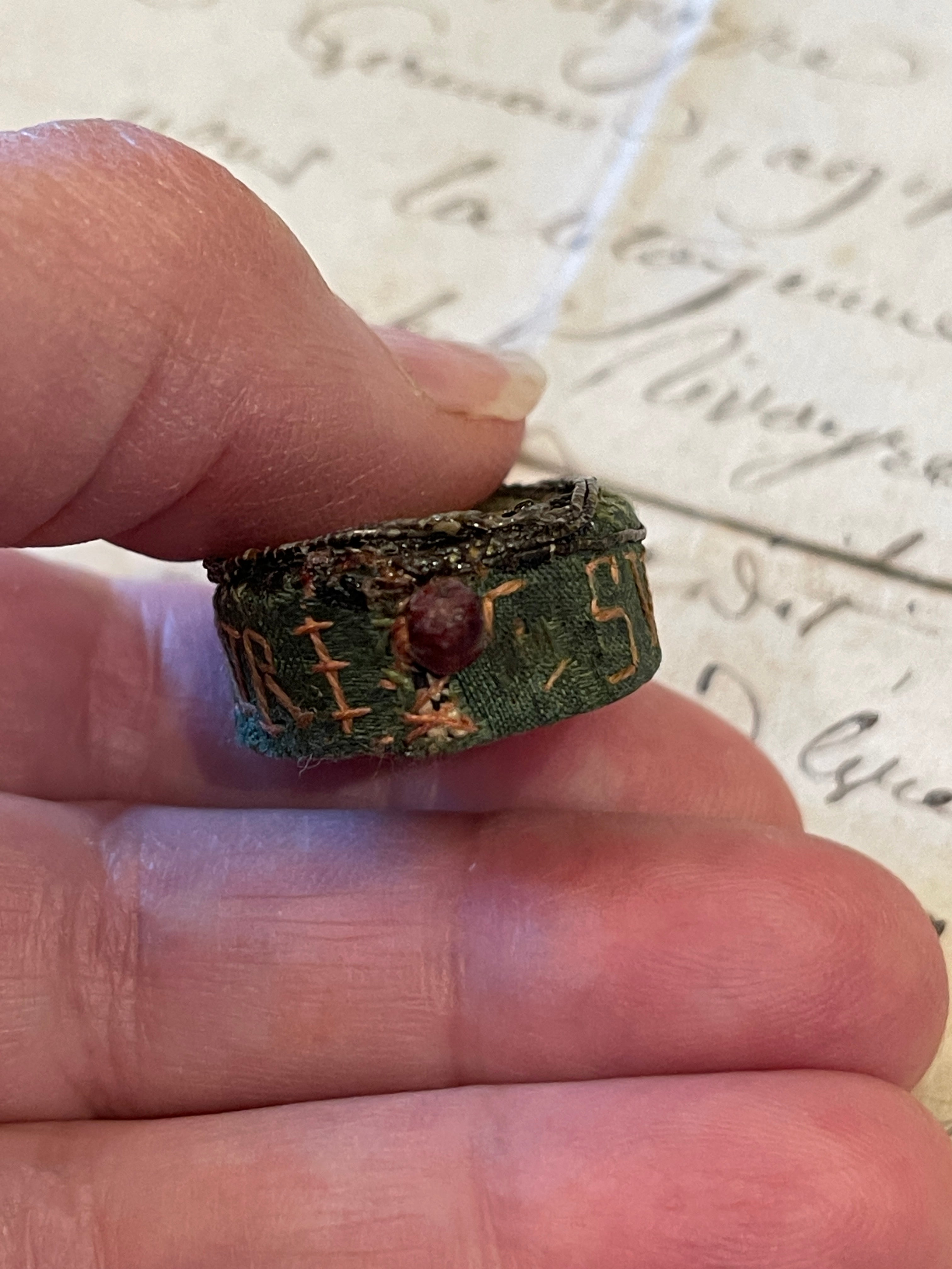 Antique French Marie Auxiliatrice Relic