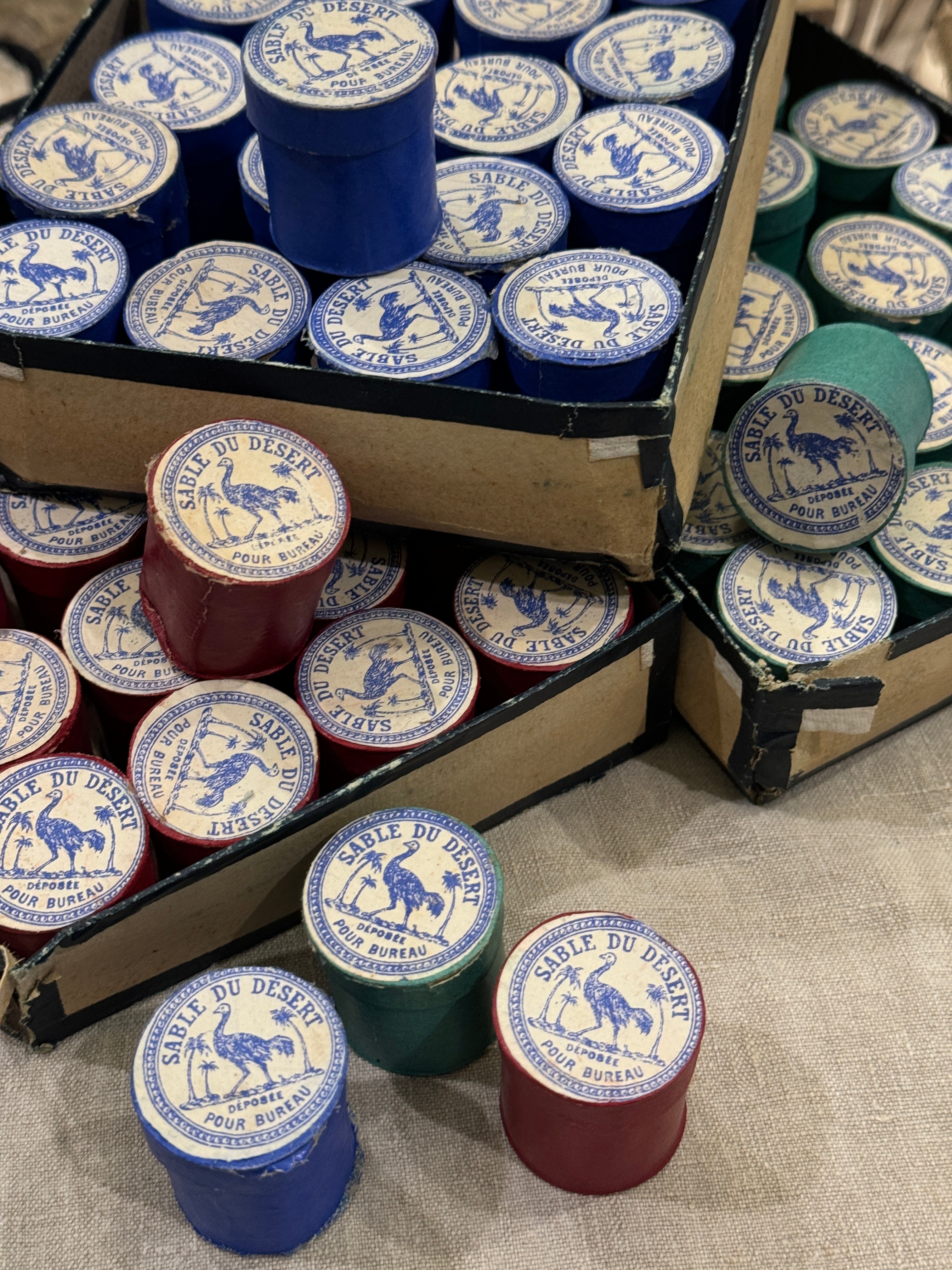 EXTREMELY RARE Pounce in Original French Container