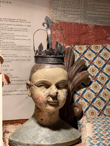 Saints Statue Couronne Crown