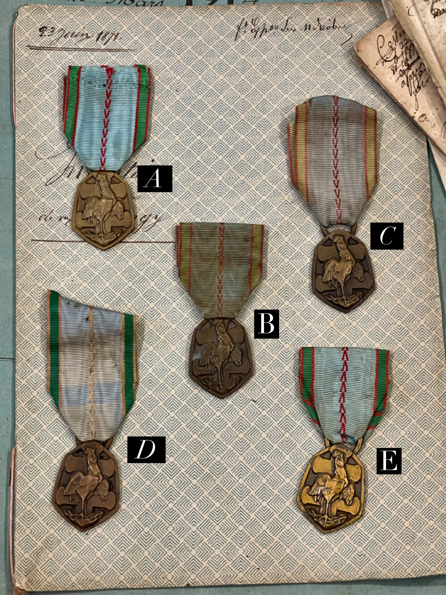 WW2 French Commemorative Bronze Medal 1939 - 1945