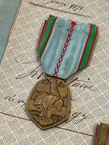 WW2 French Commemorative Bronze Medal 1939 - 1945