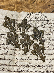 Vintage Style Fleur De Lis