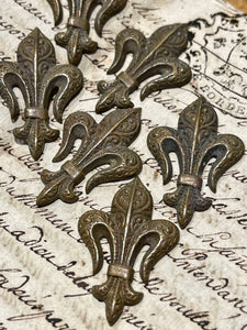 Vintage Style Fleur De Lis