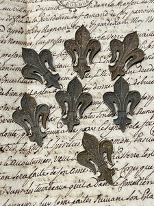 Vintage Style Fleur De Lis