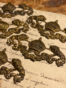 Vintage Style Crown and Lions Crest