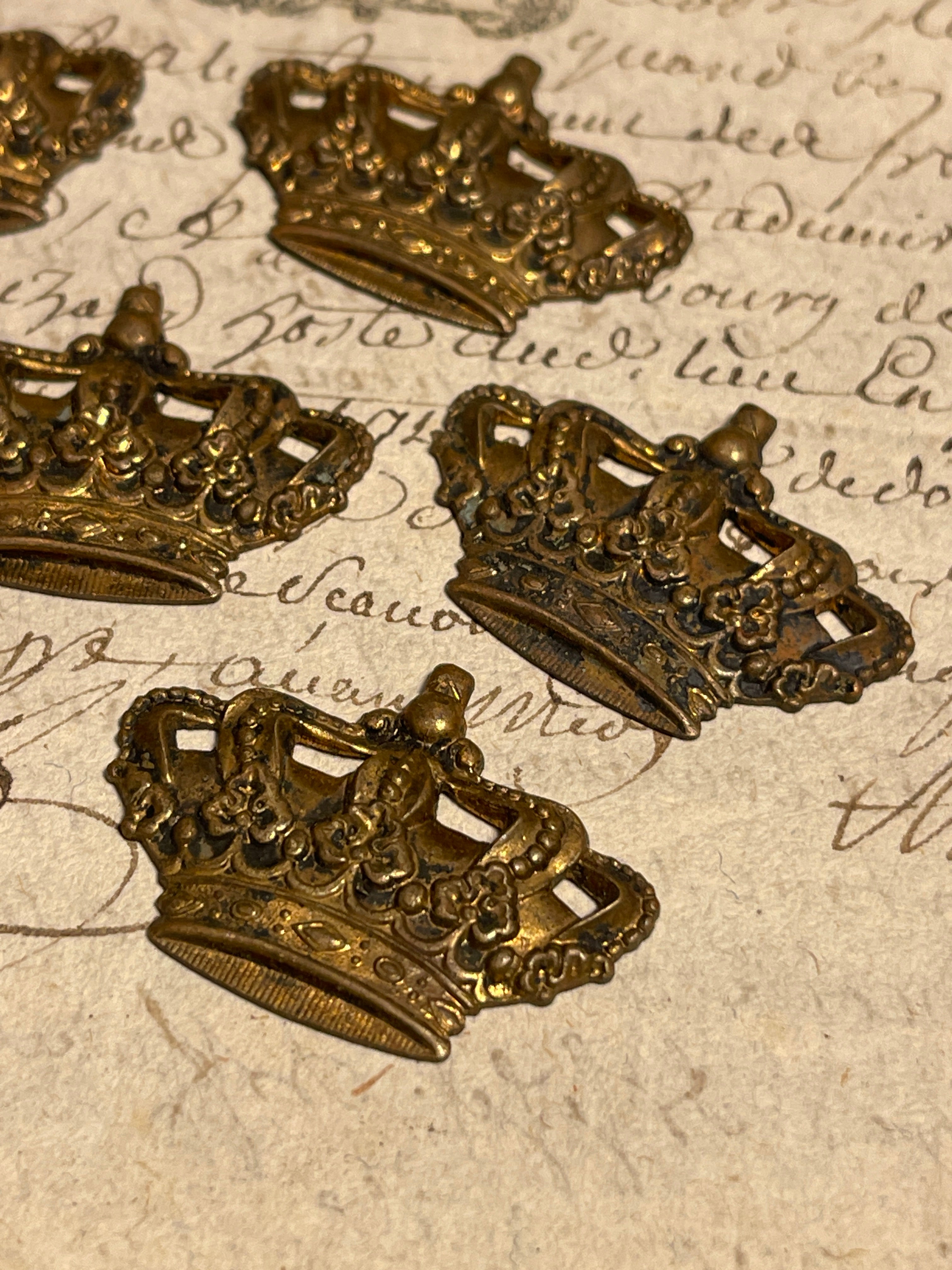 Vintage Style Crown - Medium
