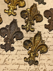 Vintage Style Ornate Fleur De Lis - Extra Large
