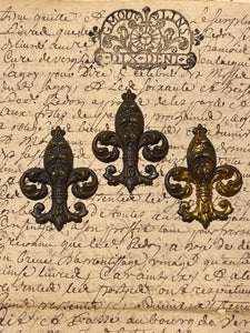 Vintage Style Ornate Fleur De Lis - Medium