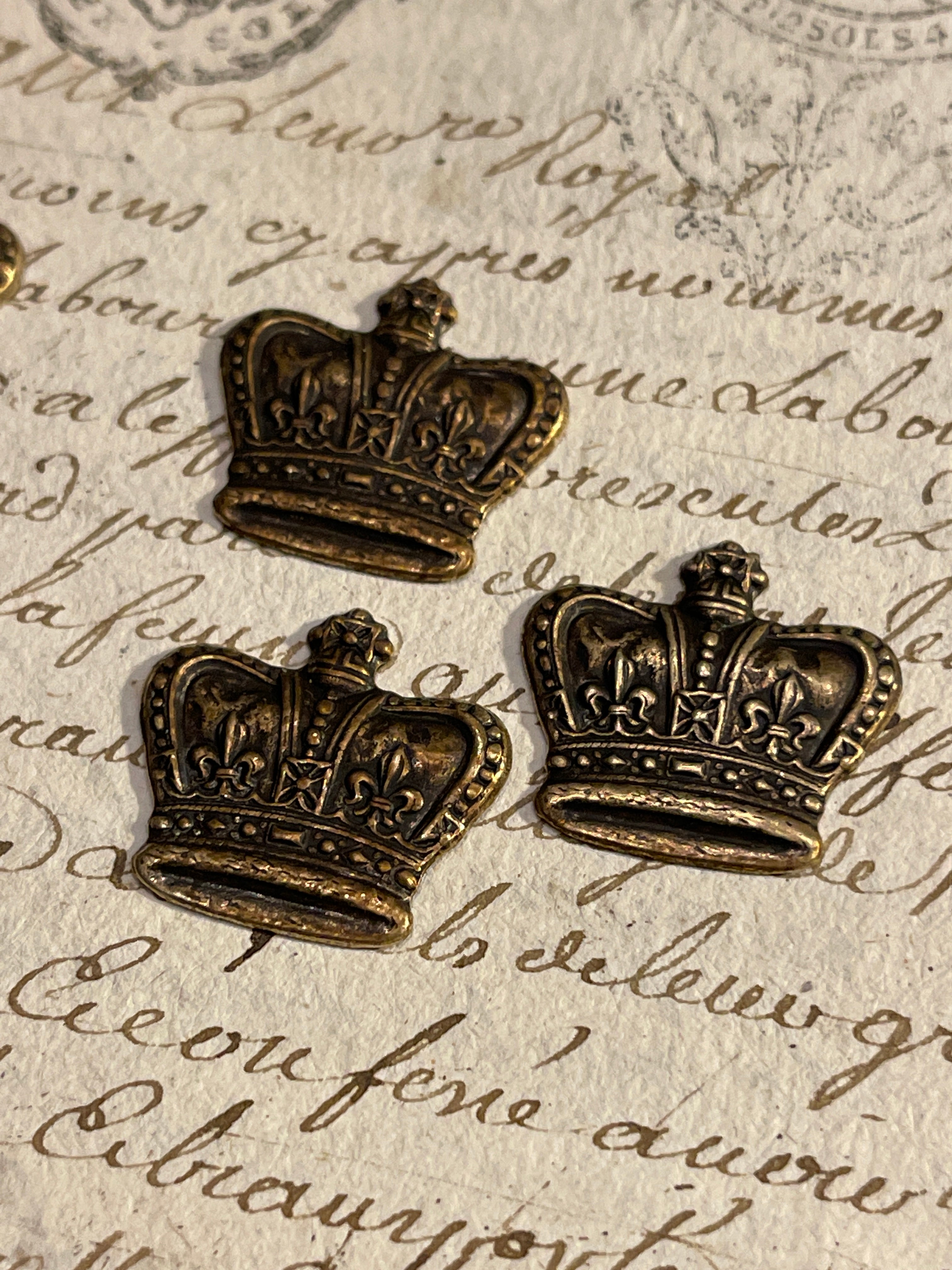 Vintage Style Flat Crowns - Small
