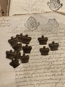 Vintage Style Flat Crowns - Small