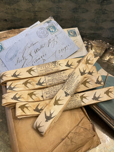 Dove Ribbon